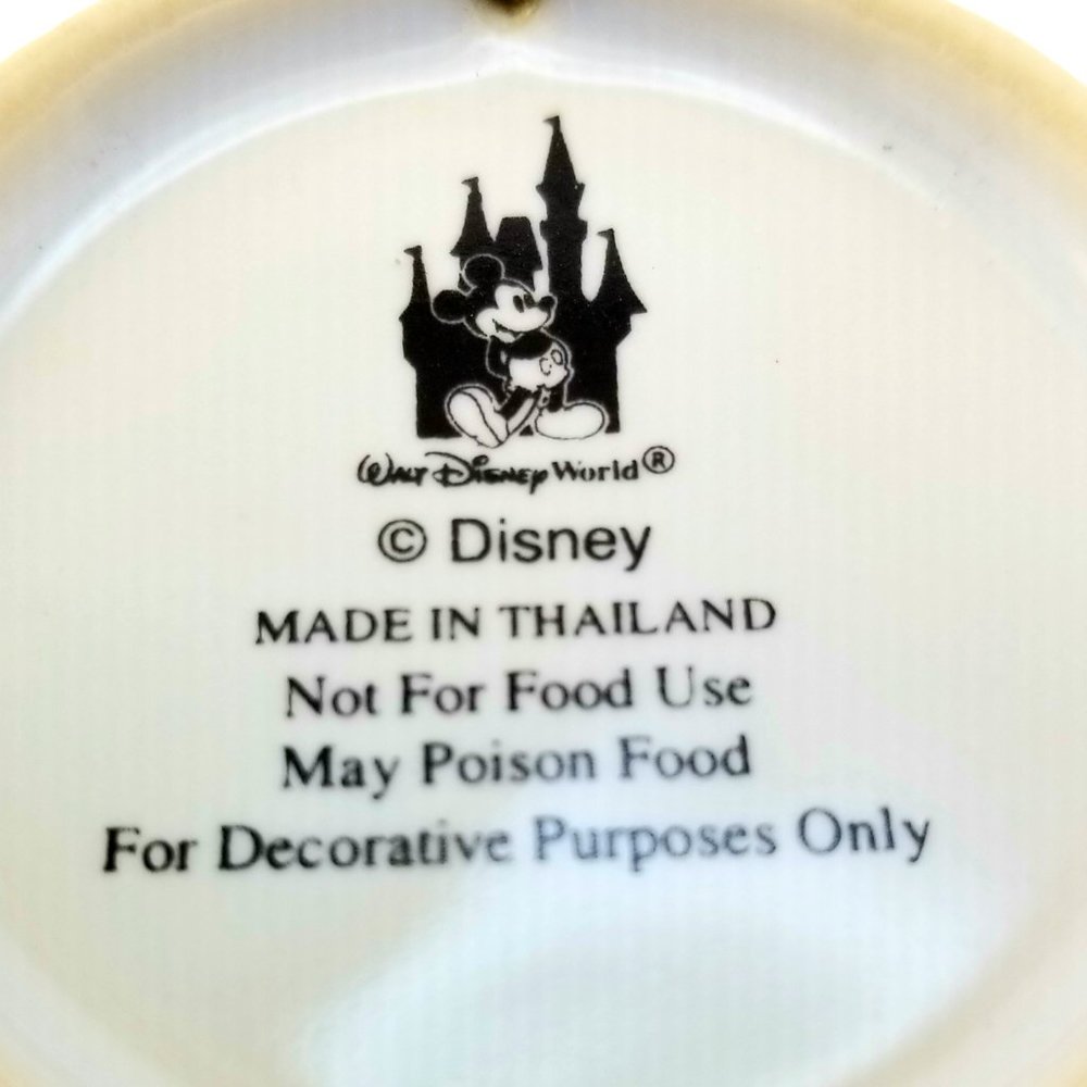 Walt Disney World Snow White “A kiss for Dopey" Mini Collectible Plate Ornament - Picture 4 of 6